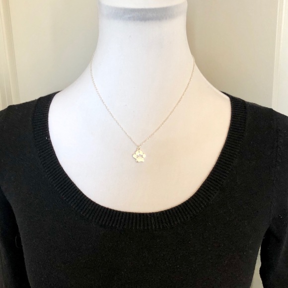 NWT 🐾 Silver Paw Print 🐾 pendant necklace - Picture 6 of 6